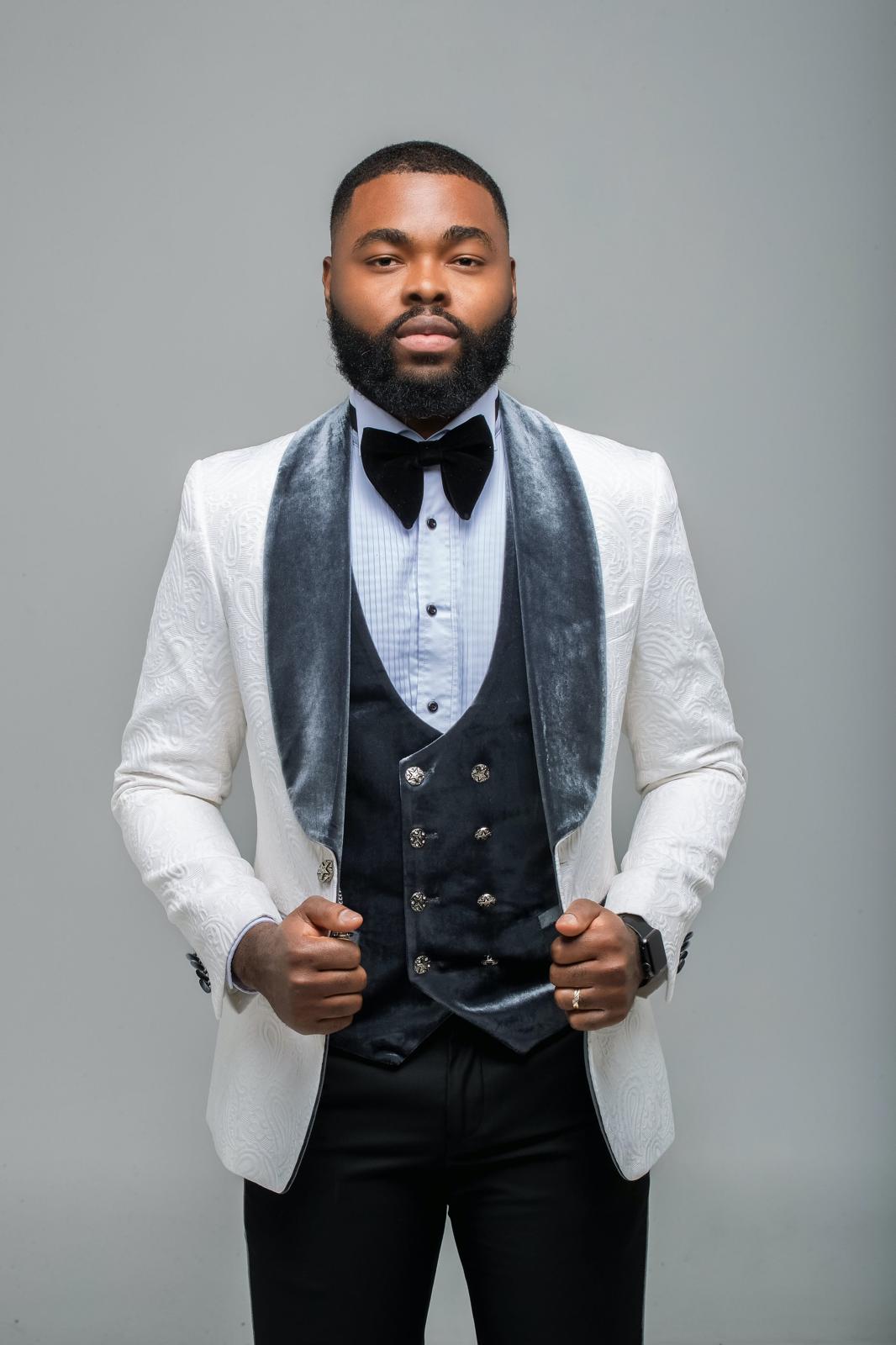 Prestige Elegance Suit – White & Black (Modern Tuxedo Style)